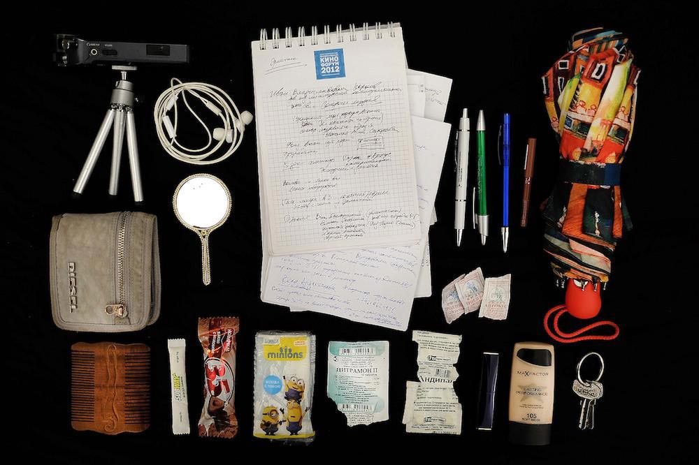 что лежит в сумочках российских женщин