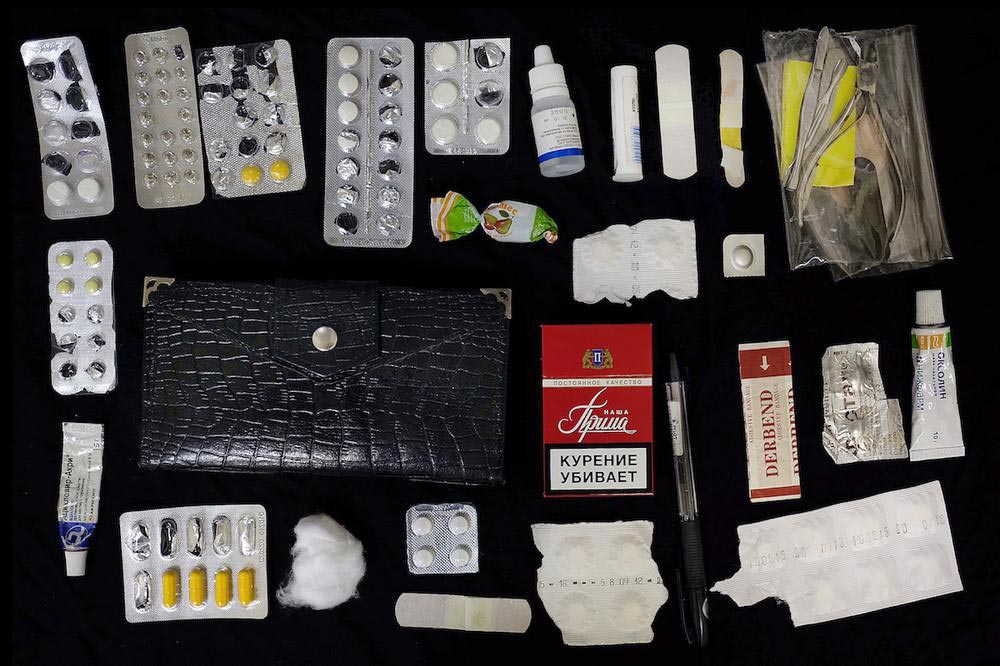 что лежит в сумочках российских женщин