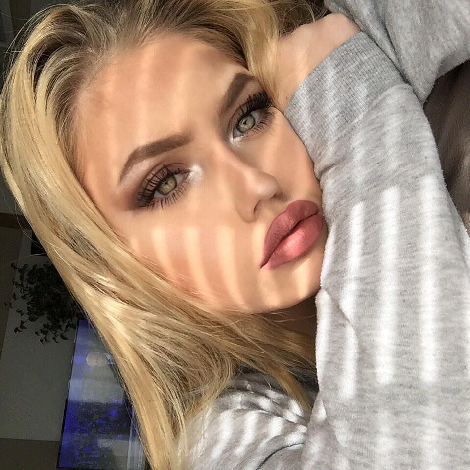 Кукольное лицо, макияж кукла, девушки с накаченными губами