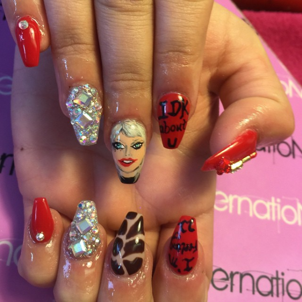 маникюр со знаменитостями, нелепый нейл-арт