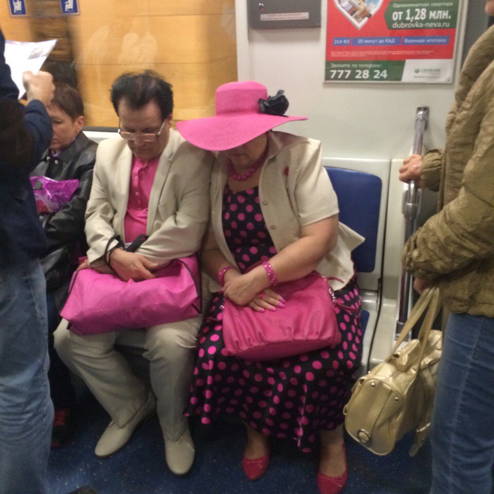 мода петербургского метро, мода метро, модники в транспорте, странные пассажиры метро 