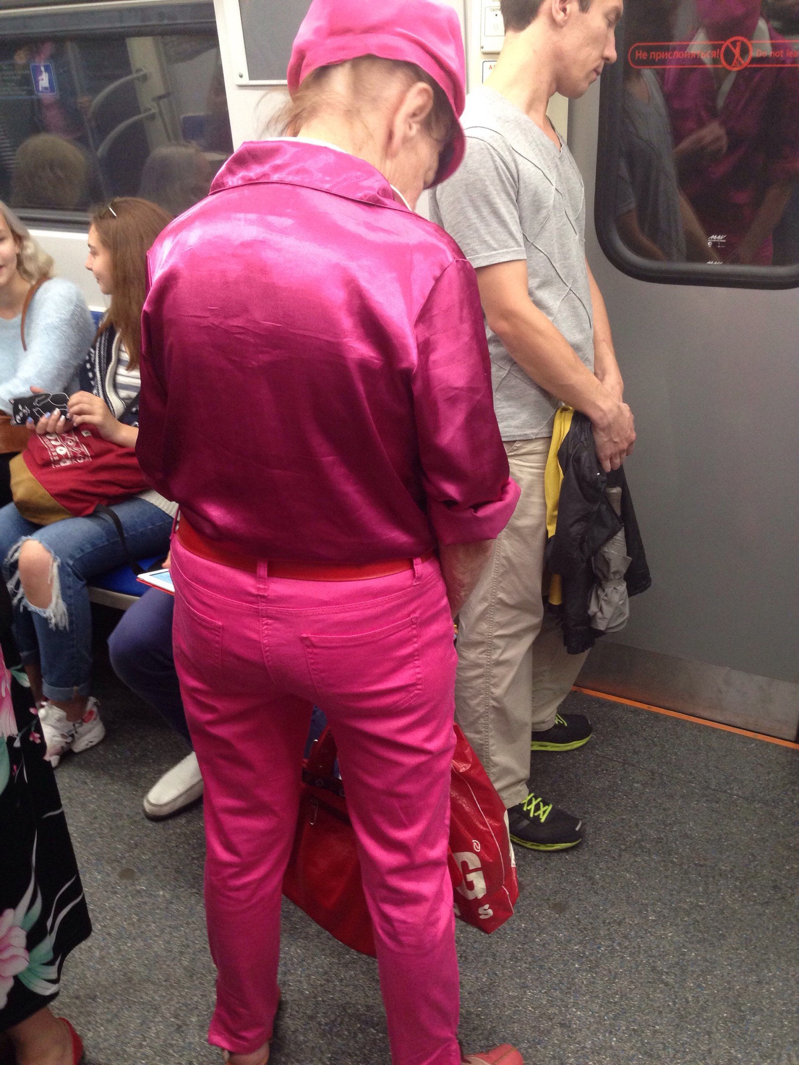 мода петербургского метро, мода метро, модники в транспорте, странные пассажиры метро 