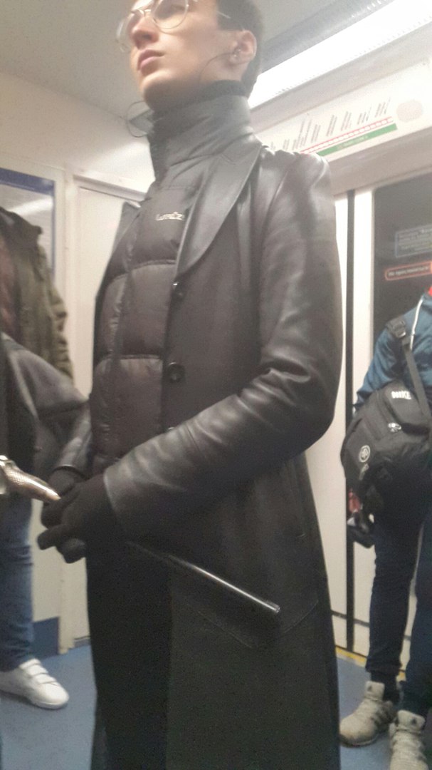 20 безумных модников, которых можно встретить в российском метро мода петербургского метро, мода метро, модники в транспорте, странные пассажиры метро