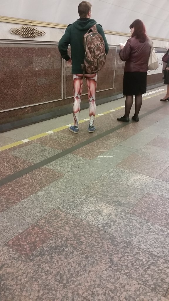 20 безумных модников, которых можно встретить в российском метро мода петербургского метро, мода метро, модники в транспорте, странные пассажиры метро