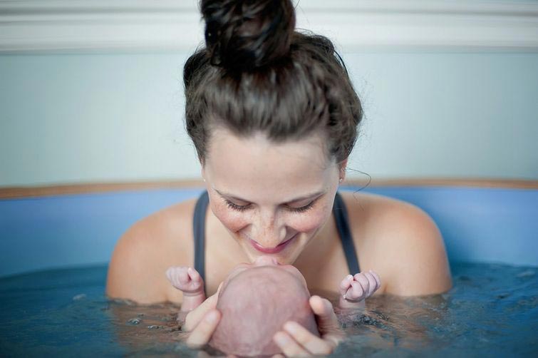 Женщины во время родов, женщины сразу после родов, женщины несколько минут после родов, Лелайни Роджерс, Leilani Rogers