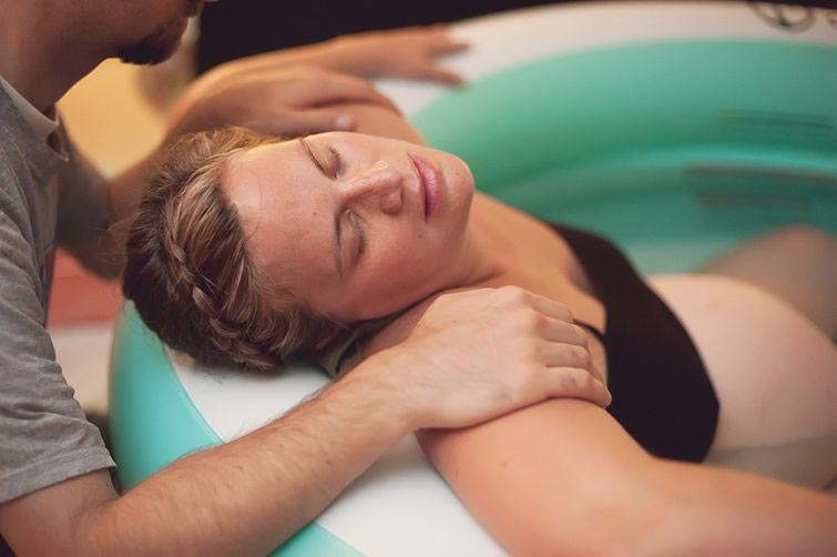 Женщины во время родов, женщины сразу после родов, женщины несколько минут после родов, Лелайни Роджерс, Leilani Rogers