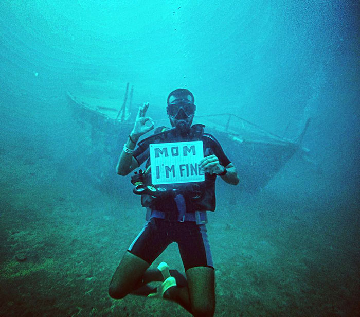 Парень путешествует по всему миру, но не забывает сообщать маме, что у него всё в порядке Мама я в порядке, Джонатан Киньонес, Jonathan Quiñonez