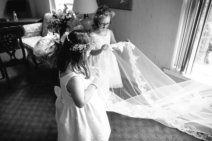 Учитель пригласила детей с синдромом Дауна на свадьбу, дети с синдромом Дауна на свадьбе