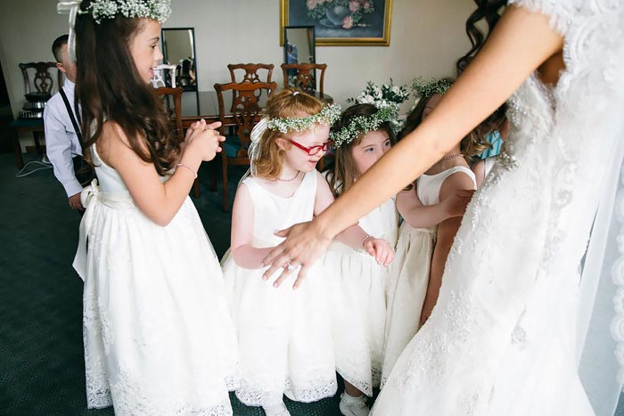 Учитель пригласила детей с синдромом Дауна на свадьбу, дети с синдромом Дауна на свадьбе