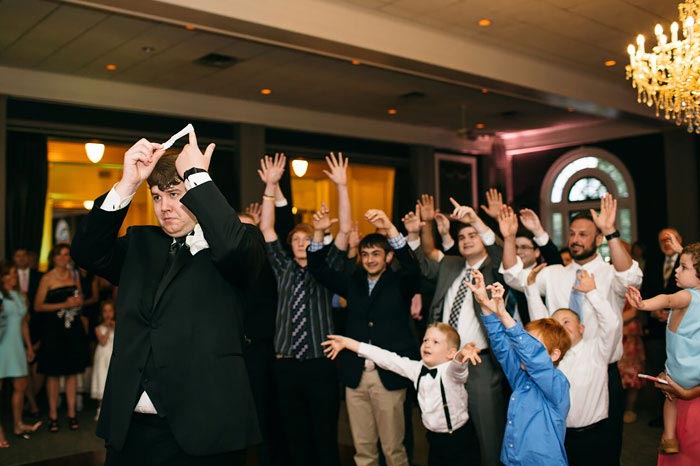 Учитель пригласила детей с синдромом Дауна на свадьбу, дети с синдромом Дауна на свадьбе