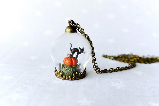 Крошечные миры внутри сказочных колец и подвесок, сделанных в виде террариумов украшения в виде террариумов, украшения с крошечными мирами внутри, украшения со сказкой, Окию, HoKiou
