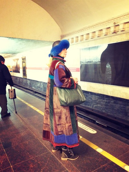 мода петербургского метро, мода метро, модники в транспорте, странные пассажиры метро 