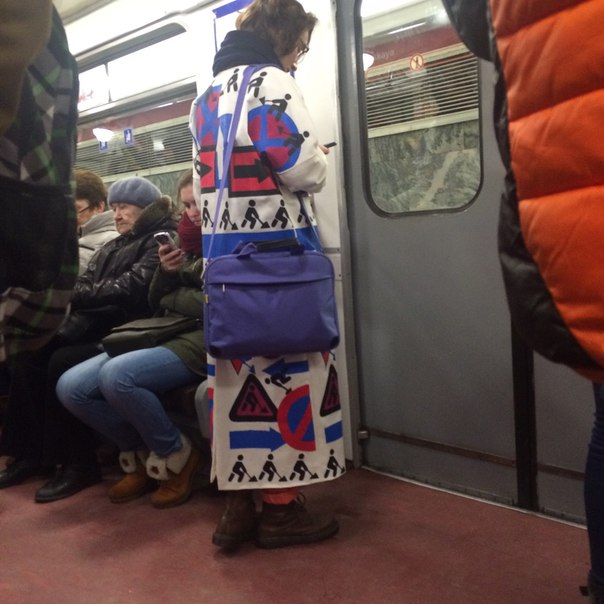 мода петербургского метро, мода метро, модники в транспорте, странные пассажиры метро 