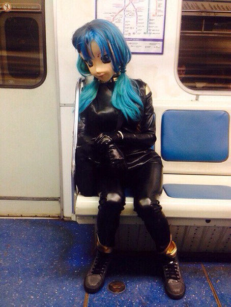 мода петербургского метро, мода метро, модники в транспорте, странные пассажиры метро 