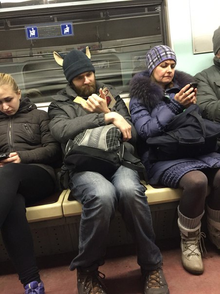 мода петербургского метро, мода метро, модники в транспорте, странные пассажиры метро 