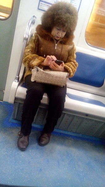 мода петербургского метро, мода метро, модники в транспорте, странные пассажиры метро 