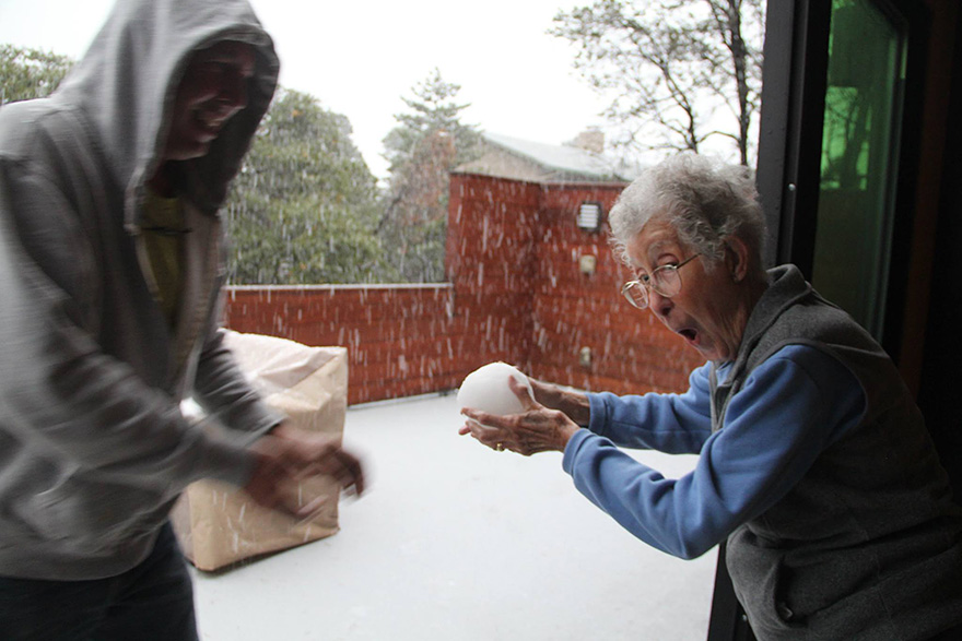90-летняя старушка больная раком отправилась в путешествие вместо лечения