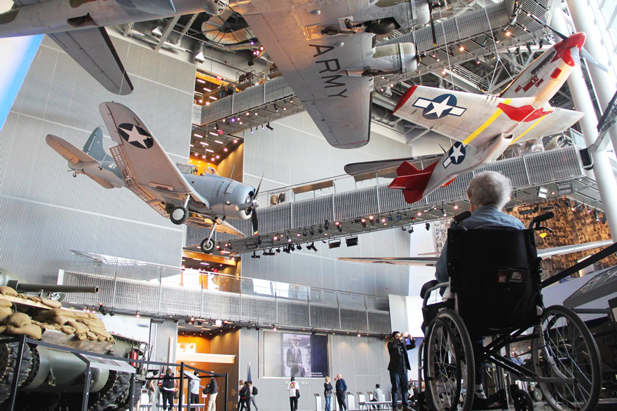 90-летняя старушка больная раком отправилась в путешествие вместо лечения