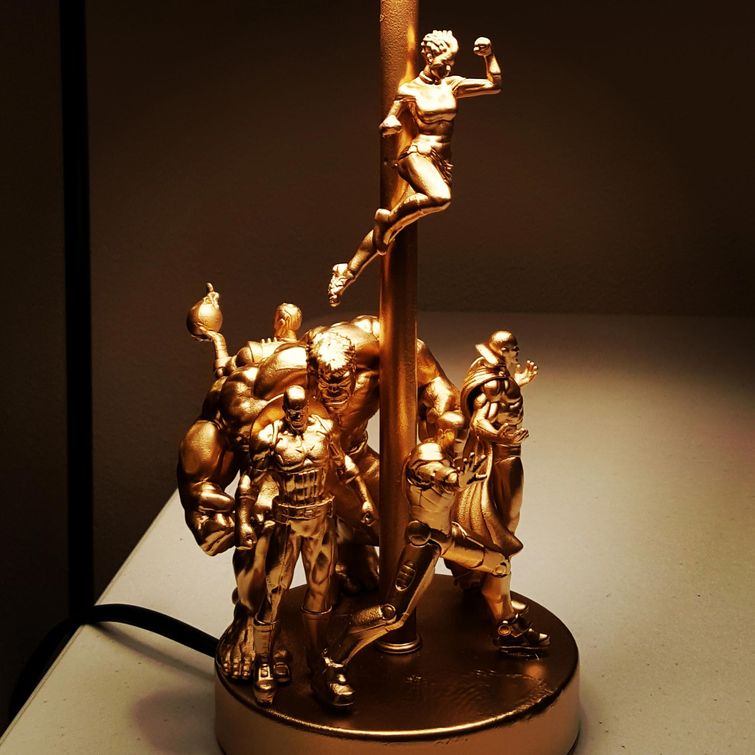 Как сделать эпичную лампу при помощи детских фигурок лампа из детских фигурок, как сделать лампу из фигурок