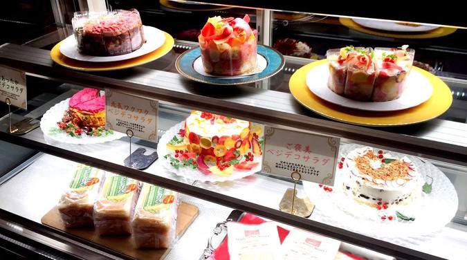 Секретный ингредиент этих тортов способен возмутить всех сладкоежек до невозможности салатные торты, торты-салаты, овощные торты, Мицуки Мориясу, Mitsuki Moriyasu, vegiedeco