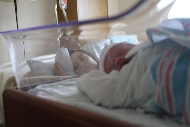 родила на заднем сиденье Хонды, родила на заднем сиденье Honda