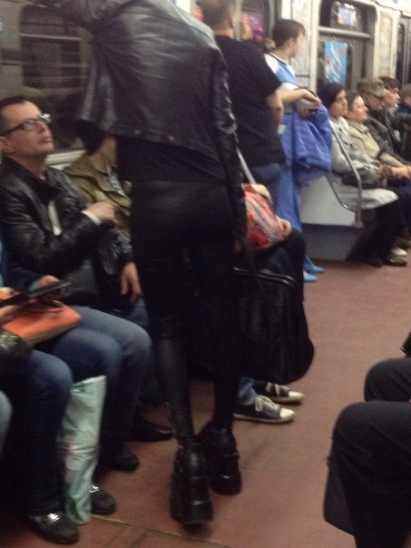 мода петербургского метро, мода метро, модники в транспорте, странные пассажиры метро 