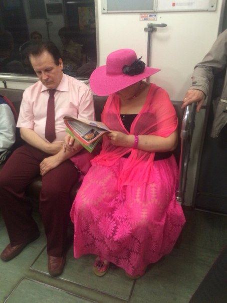 мода петербургского метро, мода метро, модники в транспорте, странные пассажиры метро 