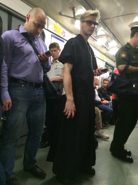 мода петербургского метро, мода метро, модники в транспорте, странные пассажиры метро 