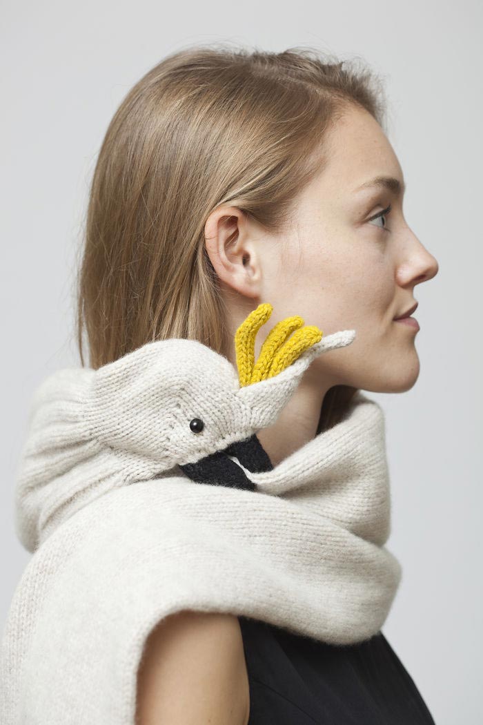 шарфы в виде животных, шарфы кусают сами себя