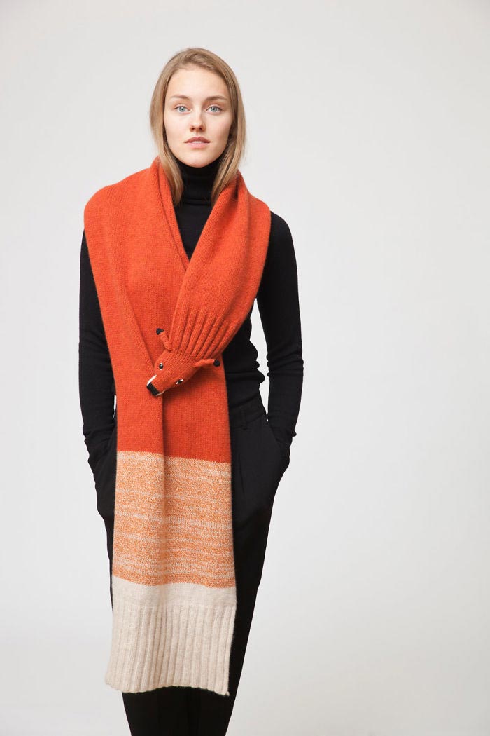 шарфы в виде животных, шарфы кусают сами себя