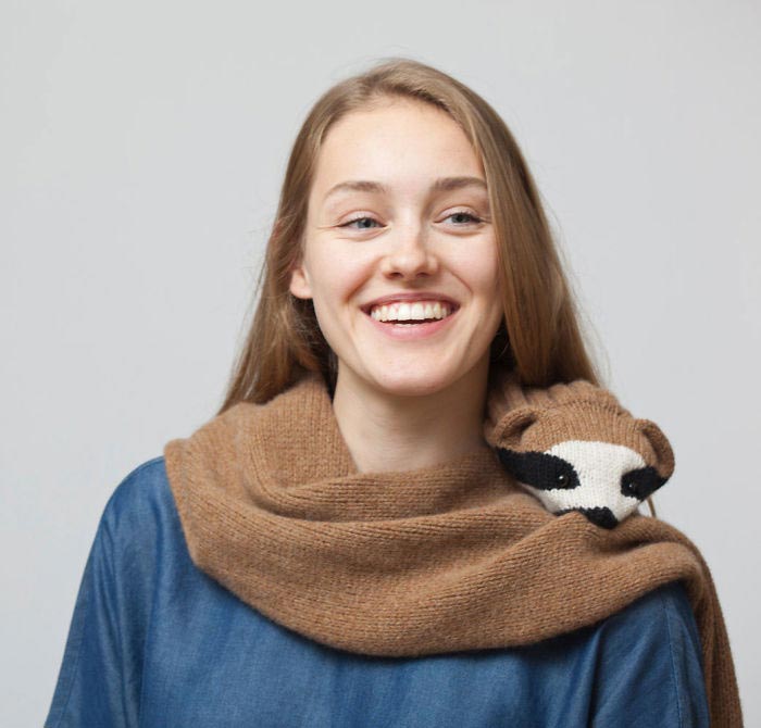 шарфы в виде животных, шарфы кусают сами себя