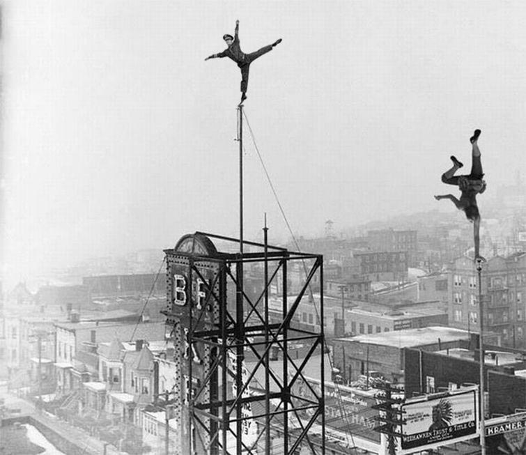 Смешные и остроумные фотожабы на танцующего инспектора ДПС, взорвавшие интернет танцующий инспектор ДПС, танцующий ДПС-ник, инспектор ДПС фотожабы