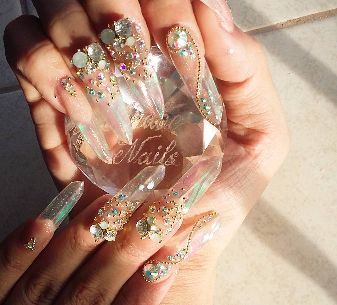 Как кристаллы — длинные ногти заострённой формы становятся новым модным трендом в интернете ногти в форме кристаллов, ногти как кристаллы, edge nails