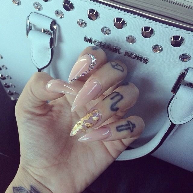 Как кристаллы — длинные ногти заострённой формы становятся новым модным трендом в интернете ногти в форме кристаллов, ногти как кристаллы, edge nails