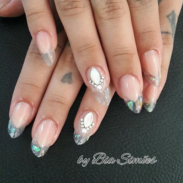 Как кристаллы — длинные ногти заострённой формы становятся новым модным трендом в интернете ногти в форме кристаллов, ногти как кристаллы, edge nails