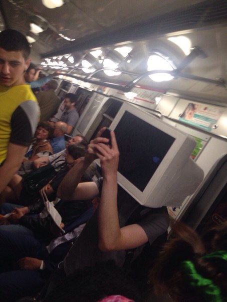 мода петербургского метро, мода метро, модники в транспорте, странные пассажиры метро 