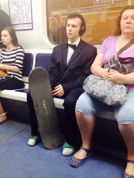 мода петербургского метро, мода метро, модники в транспорте, странные пассажиры метро 
