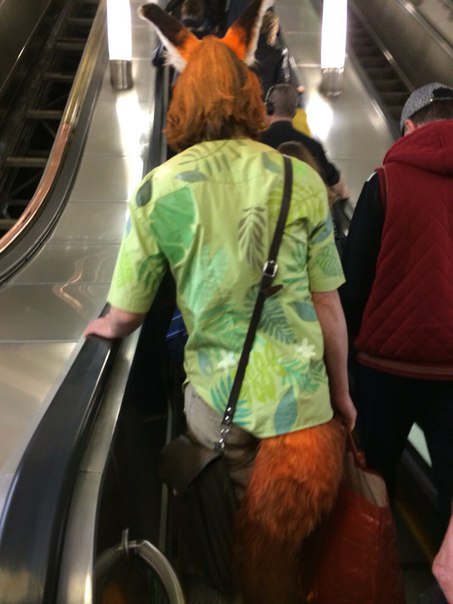 мода петербургского метро, мода метро, модники в транспорте, странные пассажиры метро 