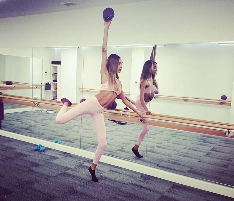 вмятина на прессе, фитнес-тренд, Ab crack