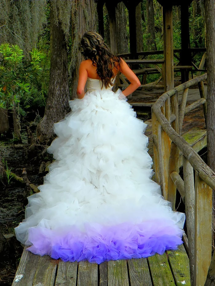 Свадебное платье разного цвета