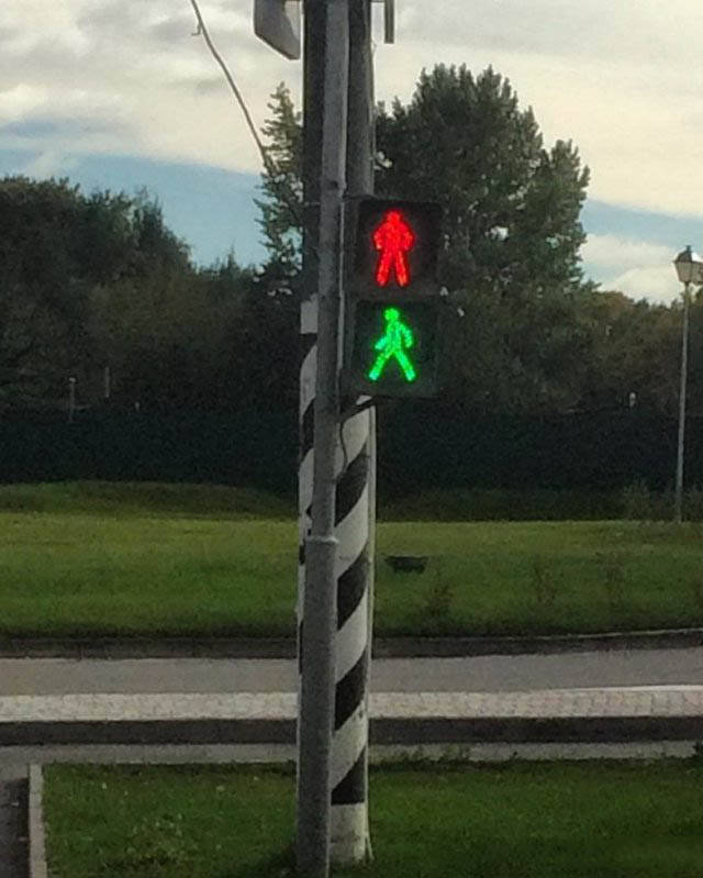 наша раша, это Россия детка, такое можно встретить только в нашей стране