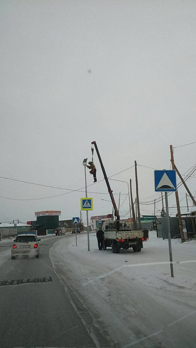 наша раша, это Россия детка, такое можно встретить только в нашей стране