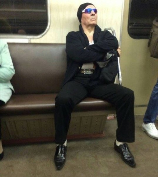 мода петербургского метро, мода метро, модники в транспорте, странные пассажиры метро 