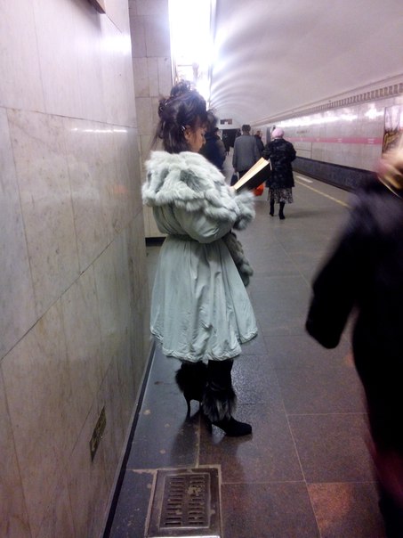 мода петербургского метро, мода метро, модники в транспорте, странные пассажиры метро 