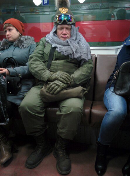 мода петербургского метро, мода метро, модники в транспорте, странные пассажиры метро 