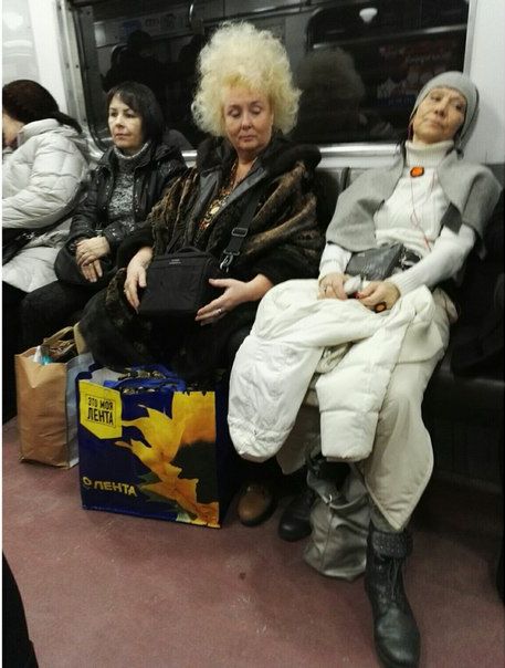 мода петербургского метро, мода метро, модники в транспорте, странные пассажиры метро 
