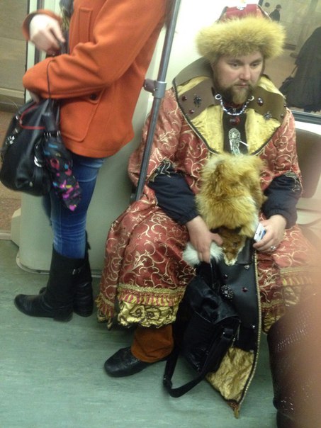 мода петербургского метро, мода метро, модники в транспорте, странные пассажиры метро 