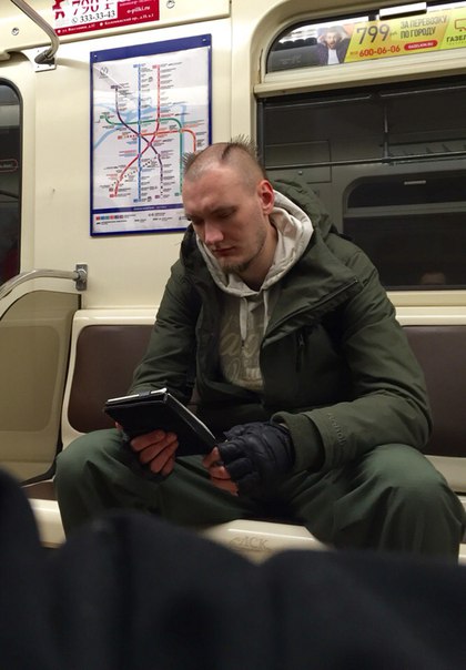 мода петербургского метро, мода метро, модники в транспорте, странные пассажиры метро 