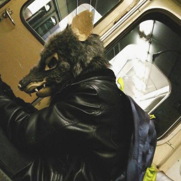 мода петербургского метро, мода метро, модники в транспорте, странные пассажиры метро 