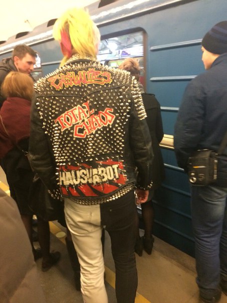 мода петербургского метро, мода метро, модники в транспорте, странные пассажиры метро 